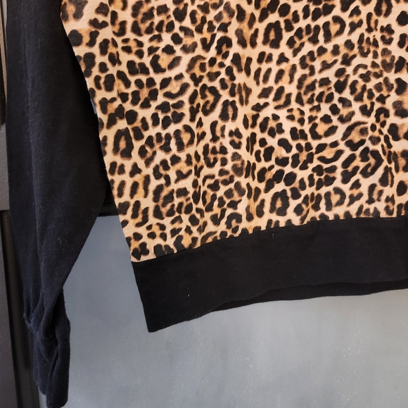 Victoria's Secret PINK Leopard Print Long Sleeved Shirt - Picture 3 of 5